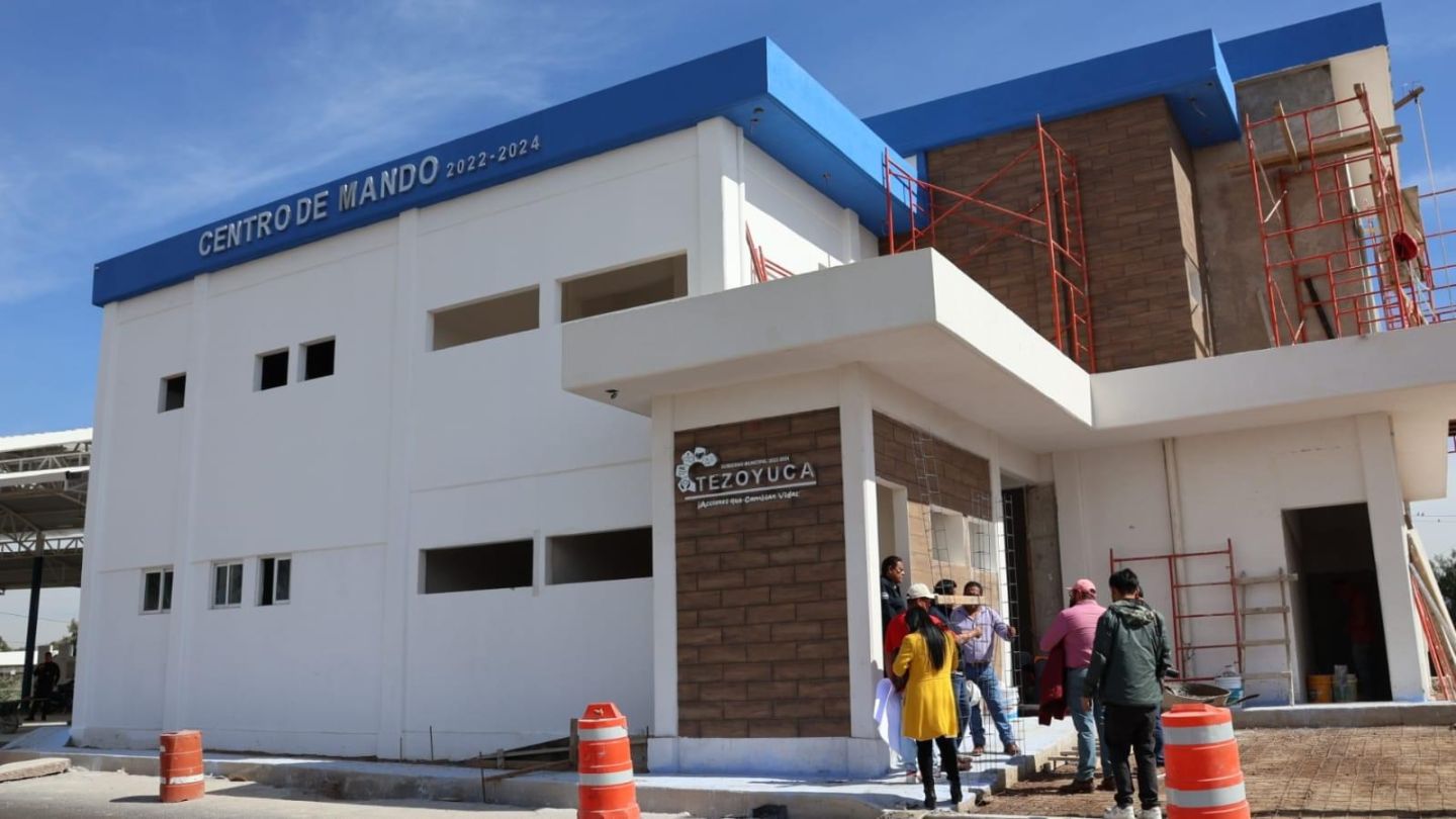 Supervisa alcalde Edgar Morales construcción del primer centro de mando en Tezoyuca 