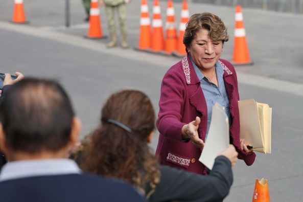 Gobernadora Delfina Gómez Pide a AMLO que siga Apoyando al EdoMéx; Asiste a Palacio Nacional a Reunión Sobre IMSS-Bienestar
