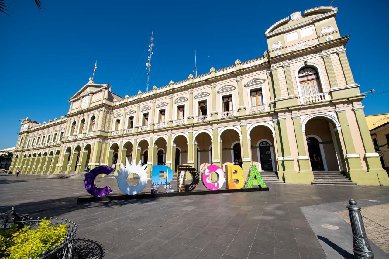 Convocan a ciudadanos a elección de color para fachada del Palacio Municipal