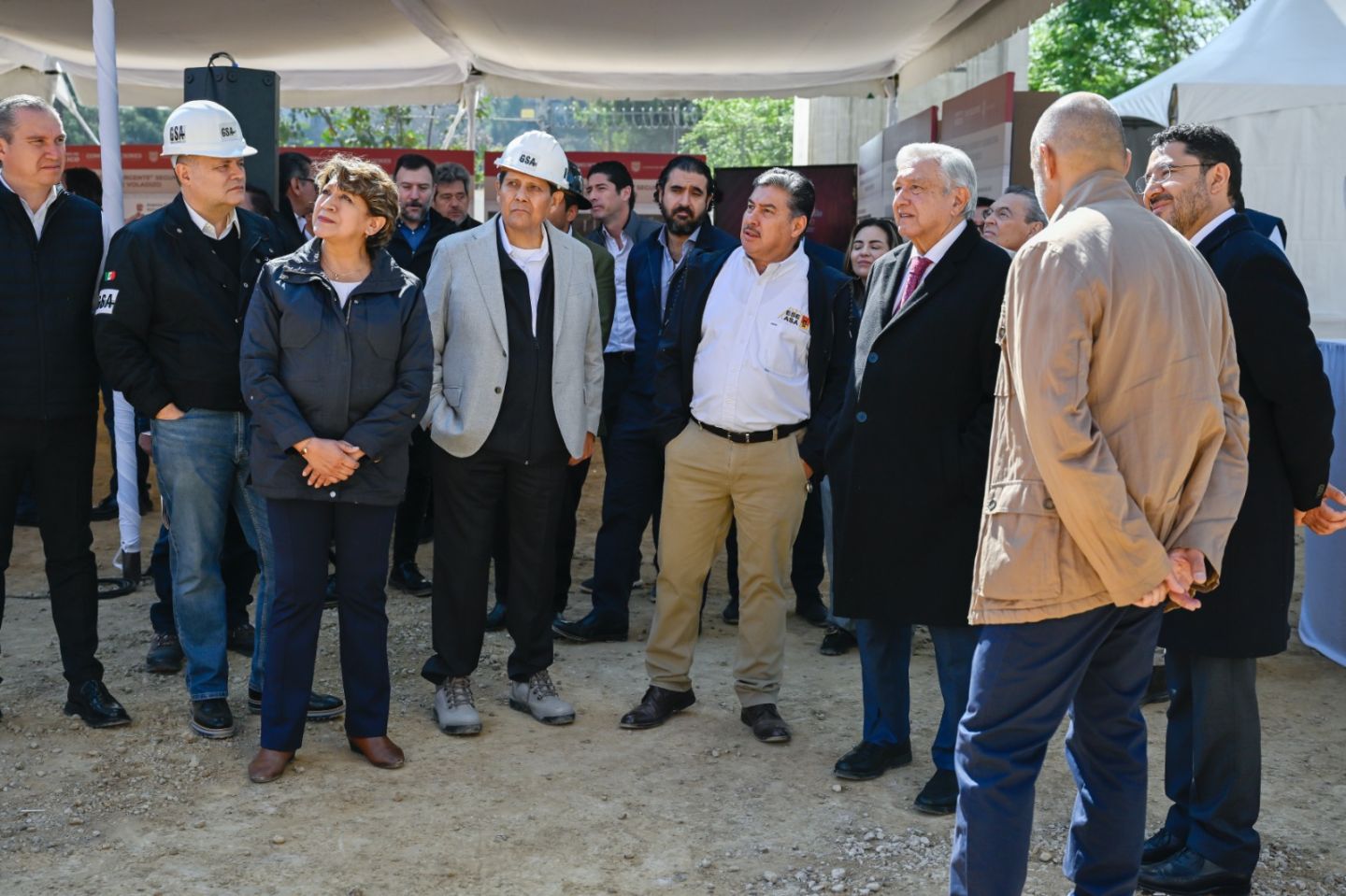 El Presidente Andrés Manuel López Obrador y la Gobernadora Delfina Gómez Álvarez supervisan las obras del Tren ’El Insurgente’