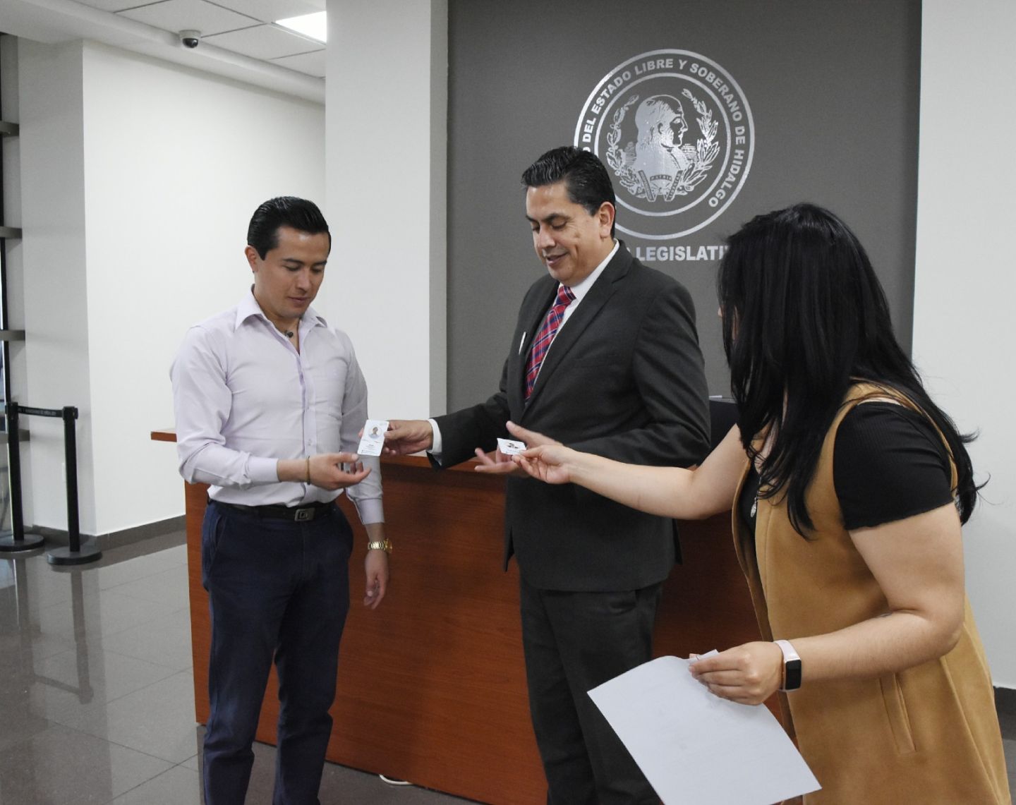 Entrega de credenciales a trabajadores del Congreso del Estado de Hidalgo 