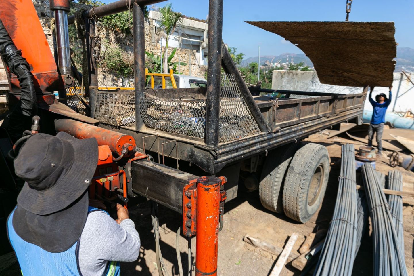 Trabaja el gobierno de Acapulco en la rehabilitación del tanque La Cima
