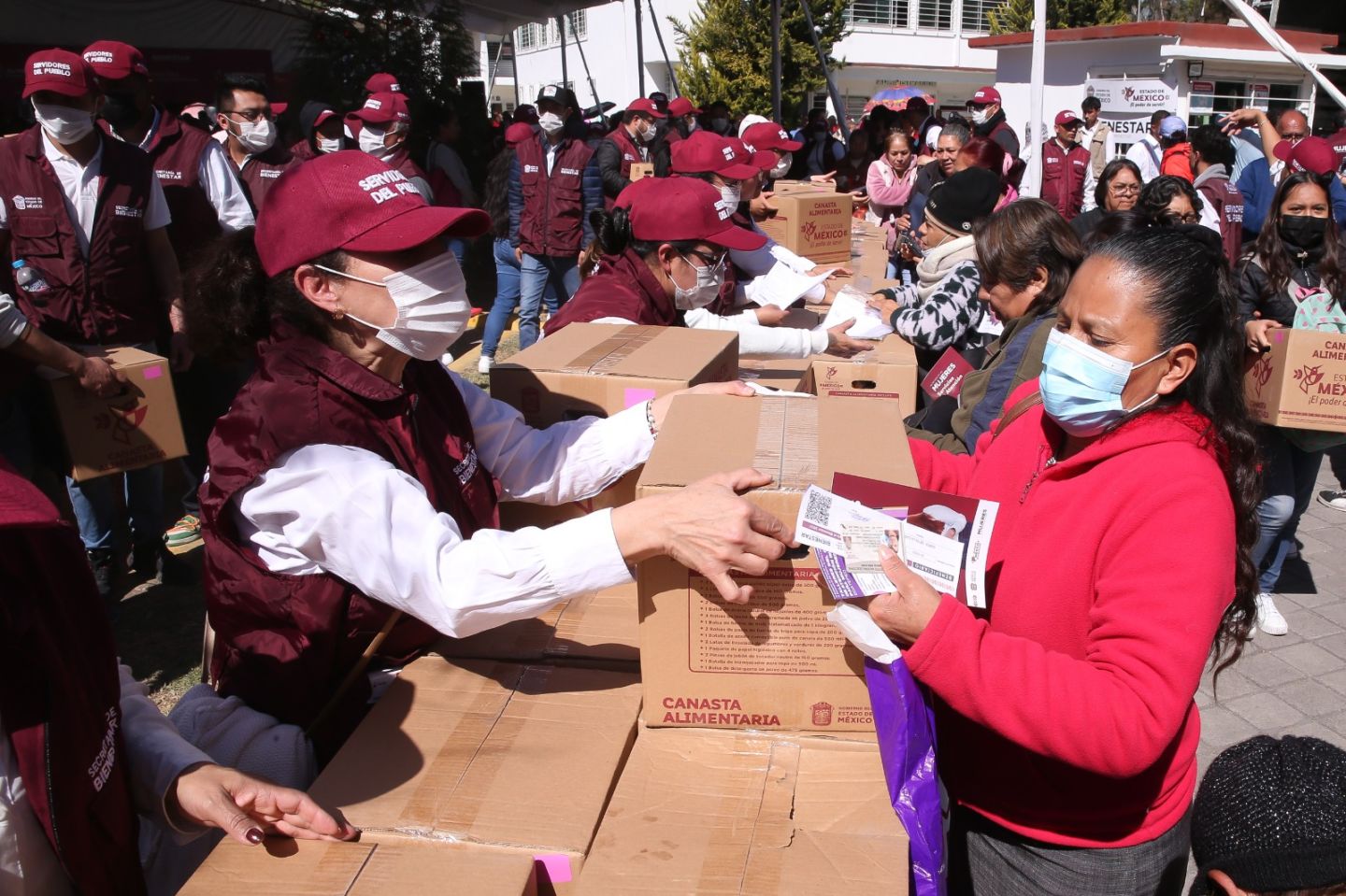 Arranca Delfina Gómez la entrega de 25 mil canastas a beneficiarias de Ecatepec