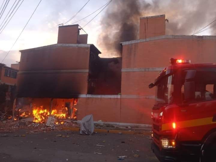 Explosión por acumulación de gas deja seis departamentos afectados en Los Reyes, La Paz