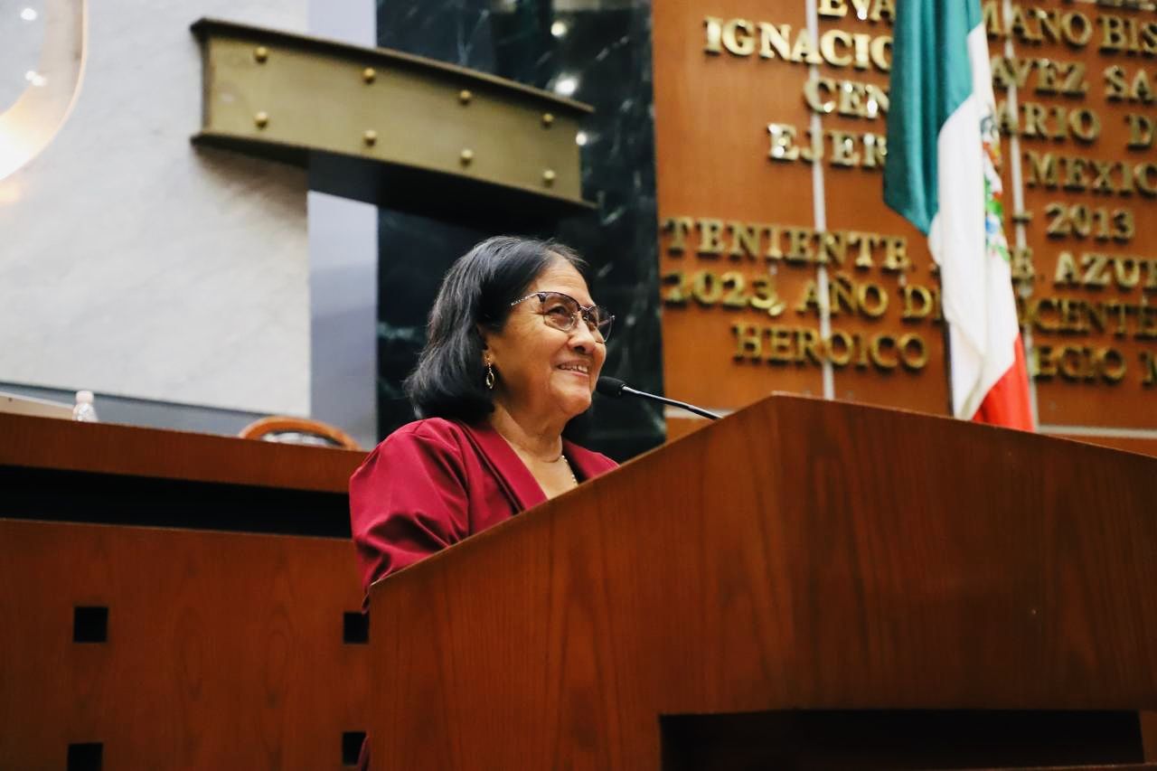 Celebra diputada, aprobación del Congreso de Guerrero, para inscribir con letras doradas el nombre de Othón Salazar 