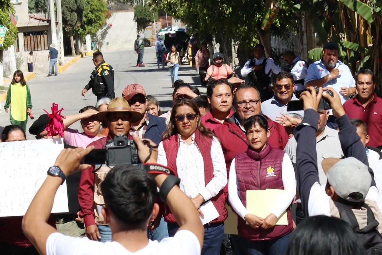 Habitantes de Chimalhuacán Piden a Xóchitl Flores no Claudicar en su Esfuerzo por Mejorar Condiciones de Vida