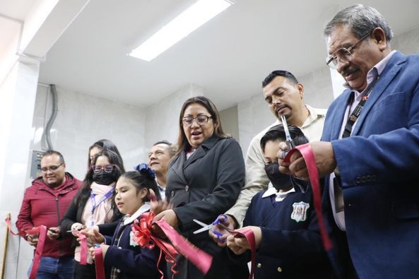 El Gobierno de Chimalhuacán Beneficia a Alumnos de Primaria ’José María Morelos’ con Rehabilitación de Sanitarios