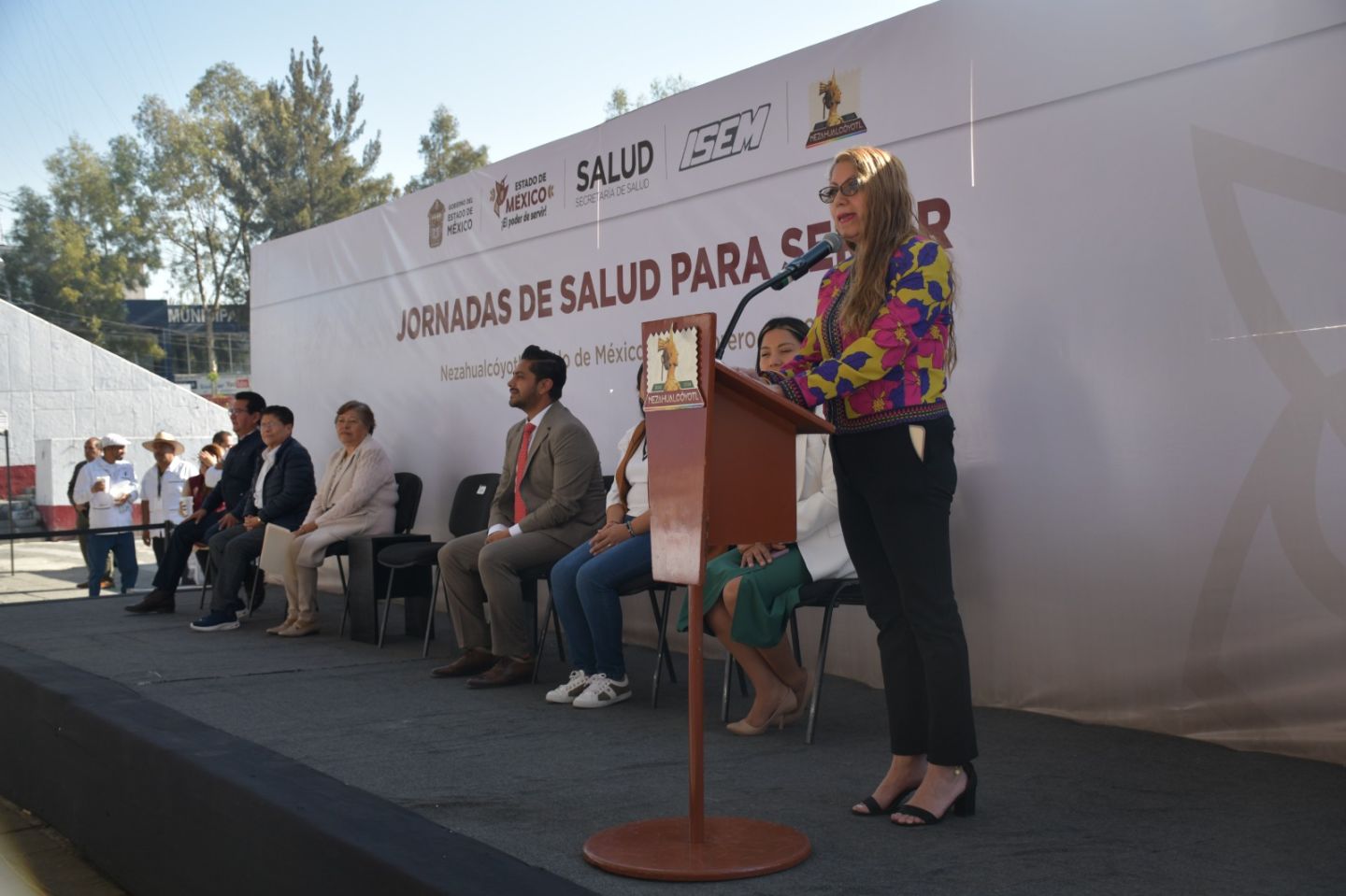 Macarena Montoya y Edolfo Cerqueda inauguraron Jornada de Salud en Neza