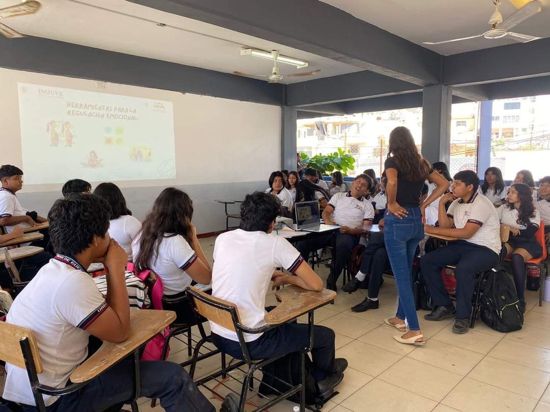 Aplica gobierno de Acapulco programa ’Conferencia Joven’ en escuelas 
