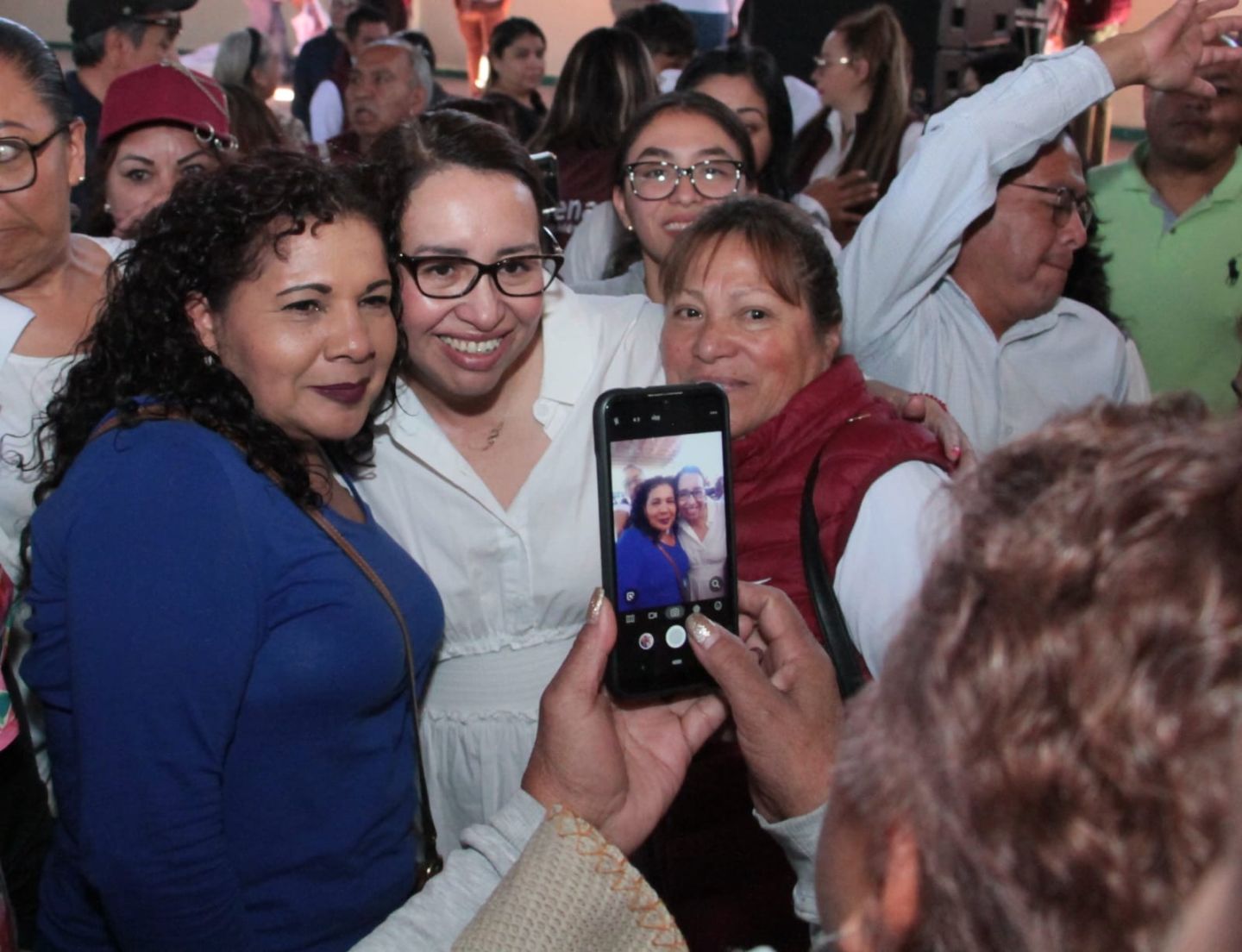 Mujeres honestas vamos a transformar Ecatepec: Azucena Cisneros