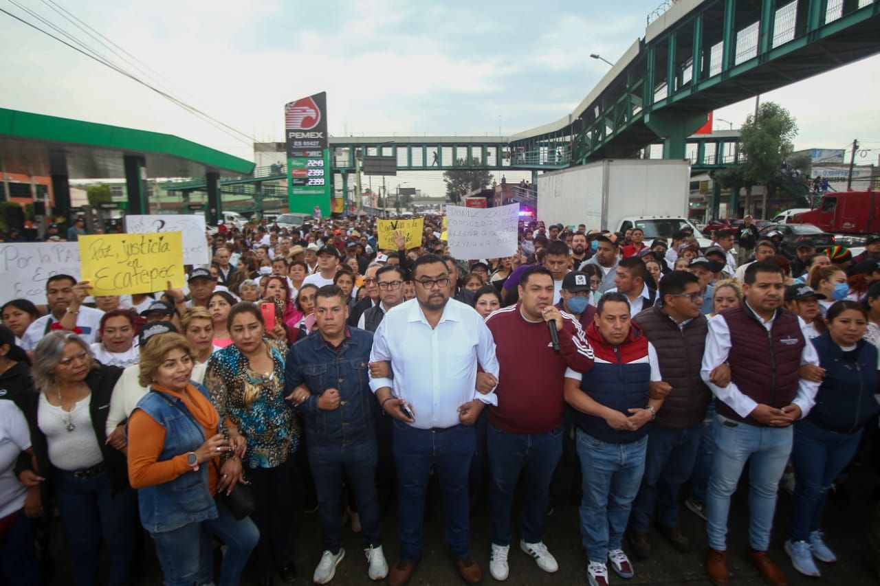 Marchan por la paz más de 3 mil vecinos de Ecatepec; exigen justicia para morenistas asesinados