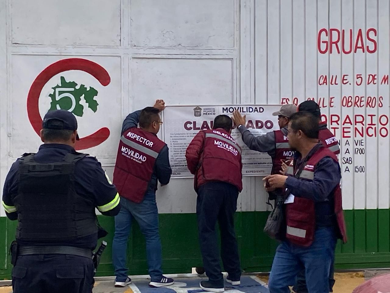 Clausuran tres locales clandestinos de grúas y depósitos de vehículos en Tlalnepantla 