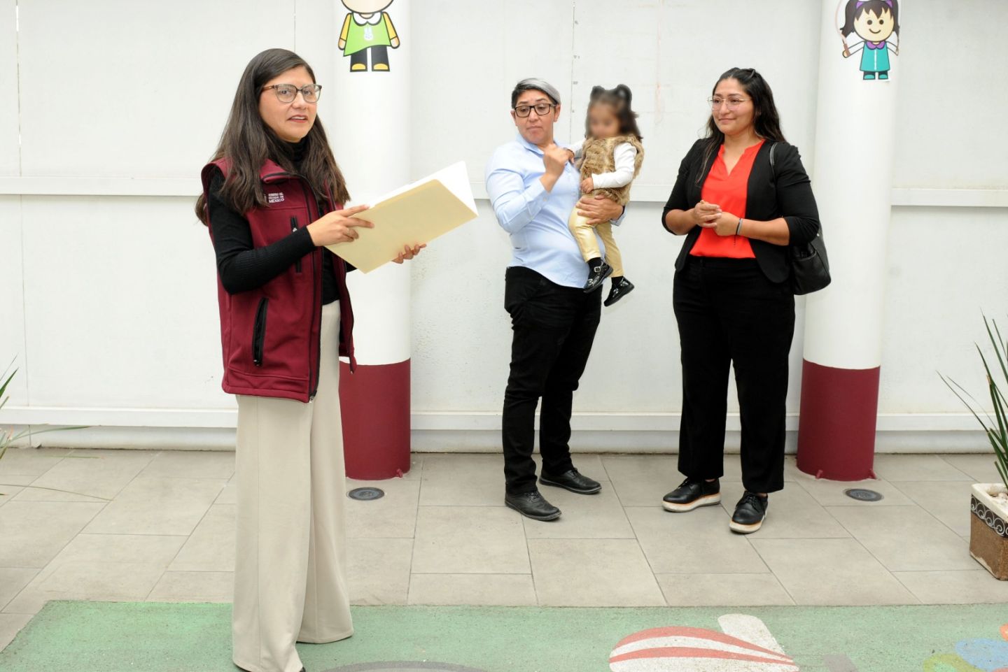 El Estado de México hace historia al consolidar la primera adopción homoparental; Gobierno de Delfina Gómez abona a la inclusión y la no discriminación
