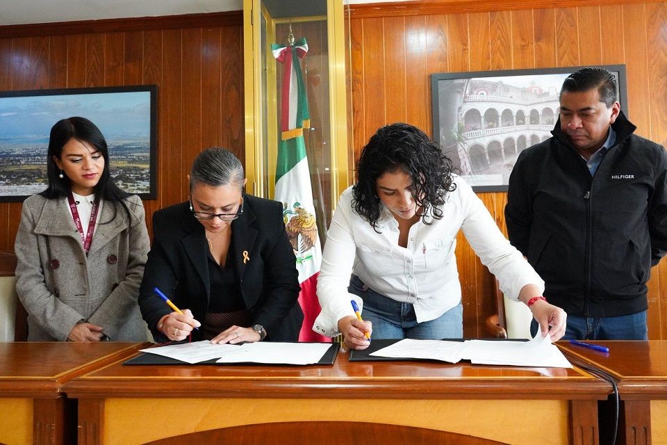 Texcoco signa convenio con la Secretaria de las Mujeres en el Edomex