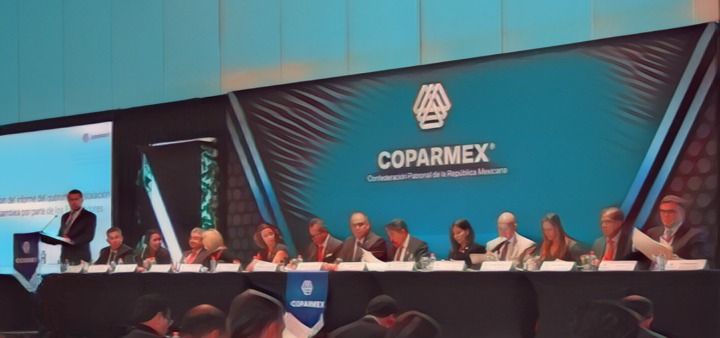 Se opone Coparmex a aguinaldo digno como en el resto del mundo