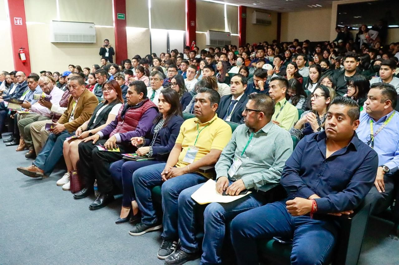 Proyectan cine conversatorio ’prevención de la violencia digital’ en Chimalhuacán 
