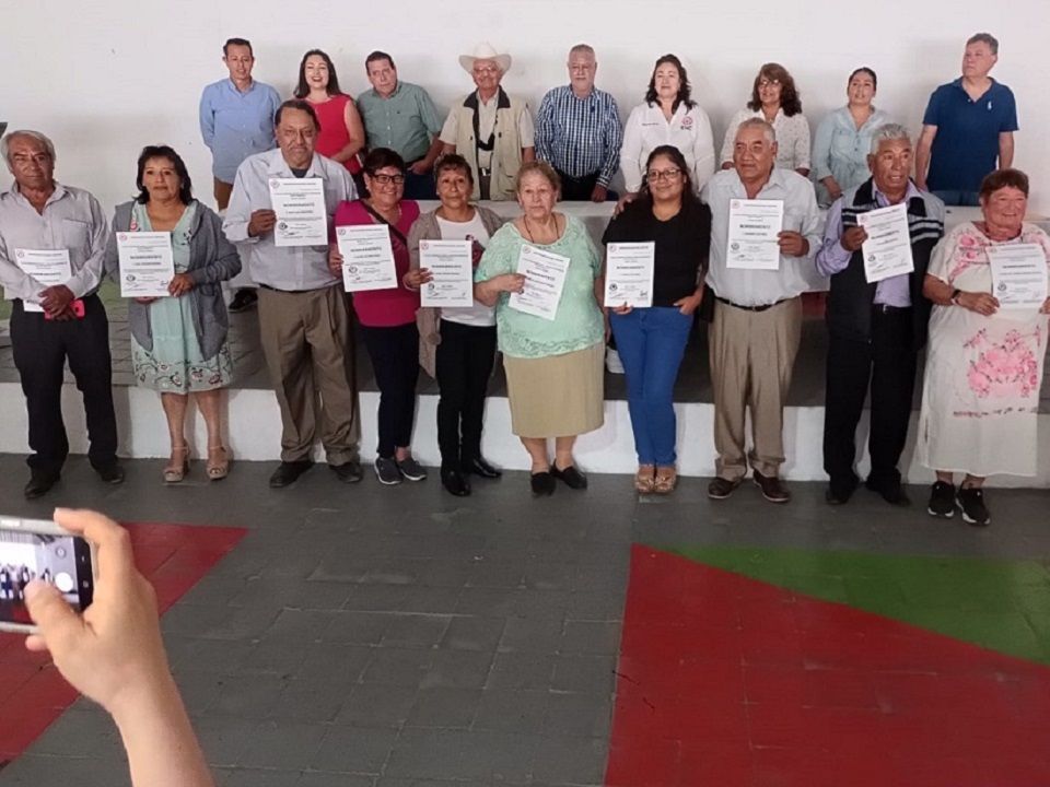 Liga de comunidades agrarias entrega nombramientos en Texcoco