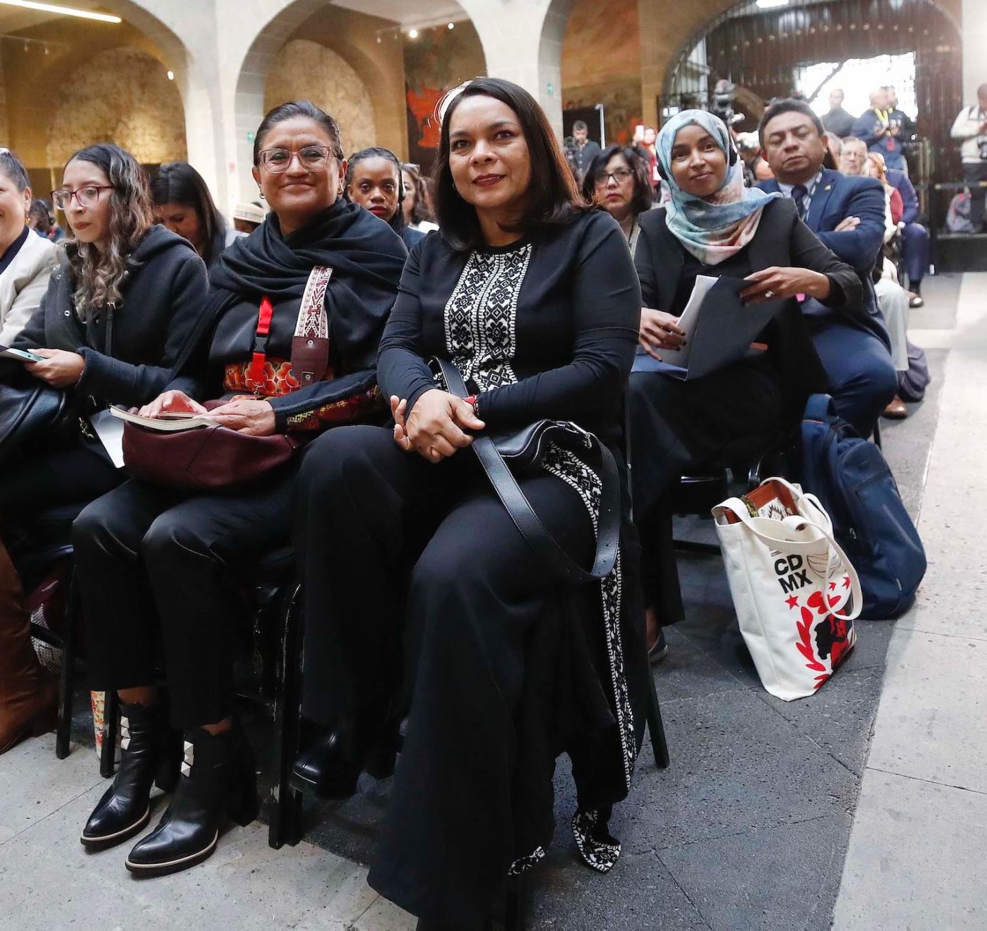 La defensa de las y los migrantes y de la Soberanía Nacional, coloca a la presidenta Sheinbaum, en un 80% de aprobación nacional’, celebra senadora Beatriz Mojica