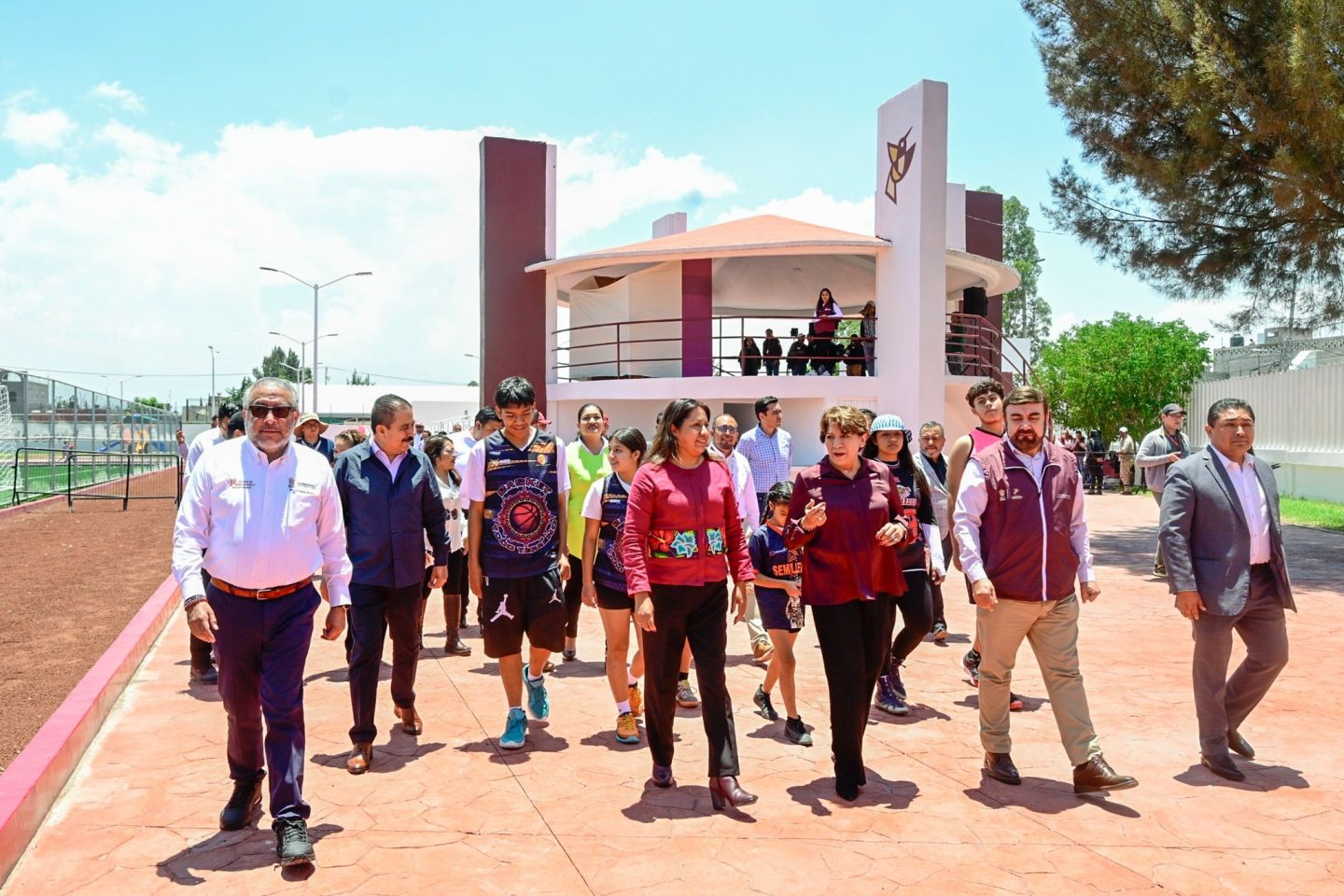 Gobernadora Delfina Gómez Renueva Espacios Públicos;
Entrega el Deportivo Herreros en Chimalhuacán