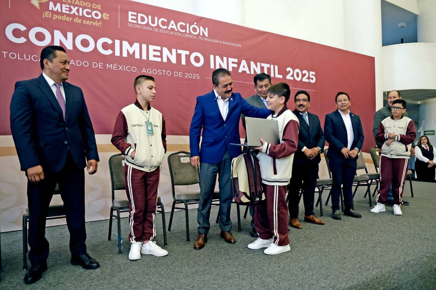 Premia GEM a Estudiantes Mexiquenses Sobresalientes
en la Olimpiada del Conocimiento 2025