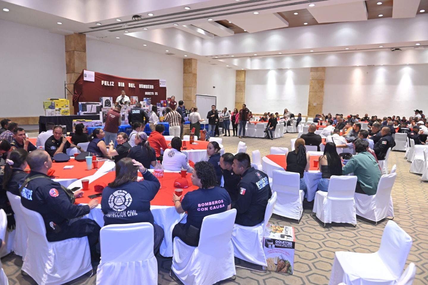 RINDE TLALNEPANTLA HOMENAJE AL HEROICO CUERPO DE BOMBEROS