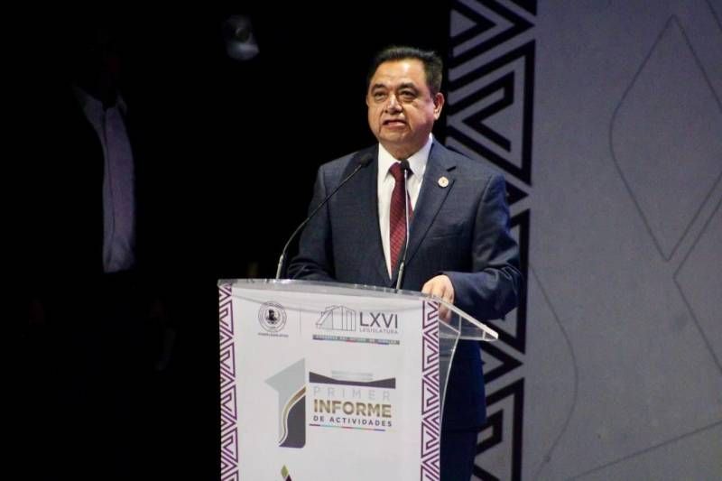 Diputado Andrés Velázquez rinde primer informe de actividades