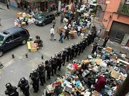 Exhiben desalojo violento en edificio habitacional del Centro Histórico