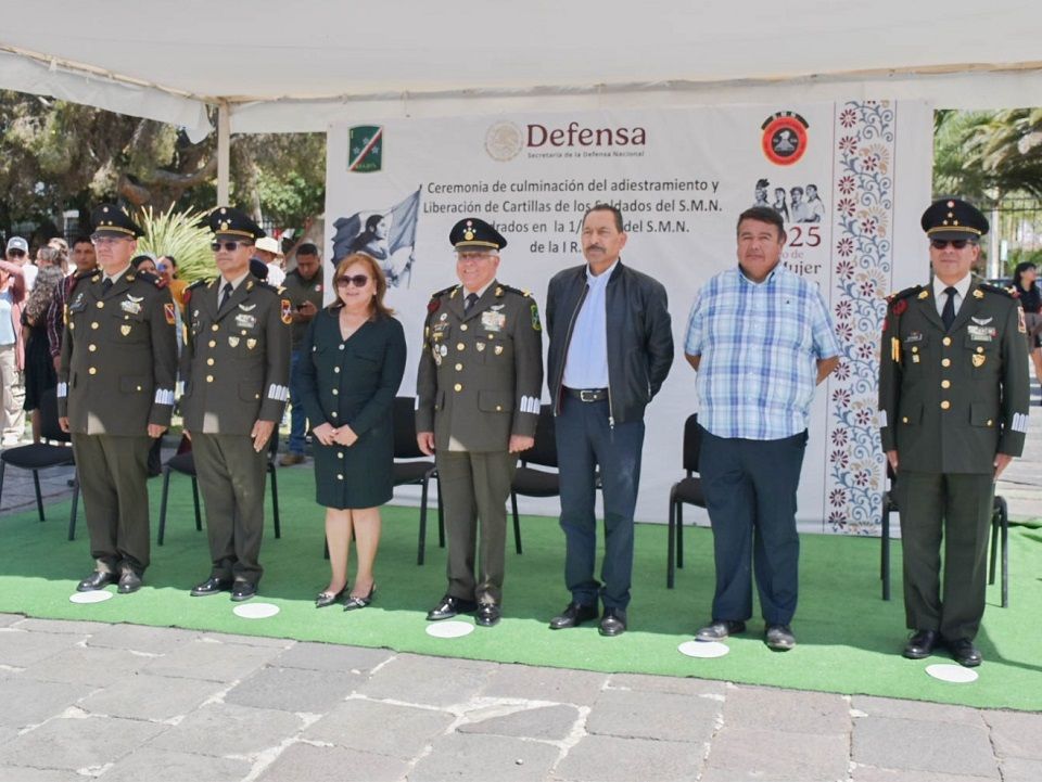 Autoridades militares y municipales en ’Liberación de Cartillas’ en Teotihuacán