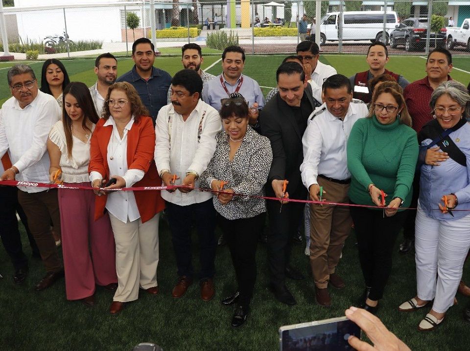 Gobierno de Texcoco entrega en la Preparatoria 100 dos espacios deportivos