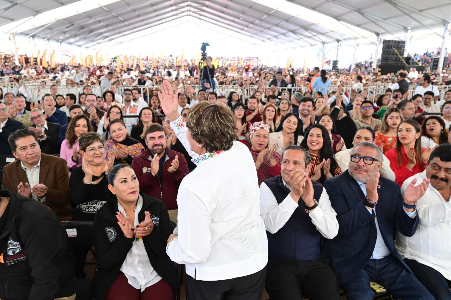 Gobernadora Delfina Gómez da prioridad al Oriente del EdoMéx con Informe Regional de Resultados en Texcoco
