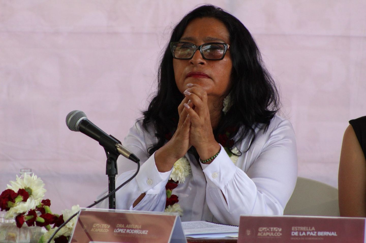 Escucha y atiende personalmente la alcaldesa Abelina López, a la ciudadanía en La Laja