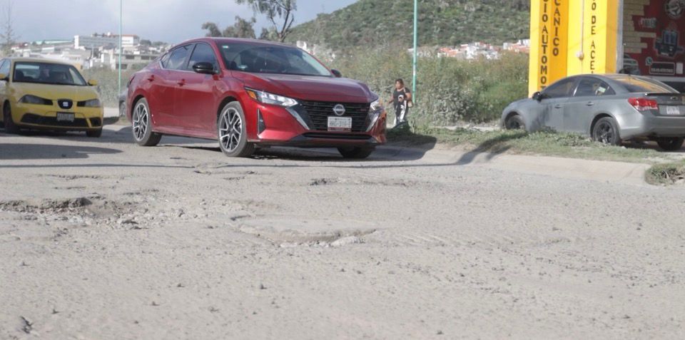 Gestiona Eduardo Medecigo obras viales en Mineral de la Reforma 