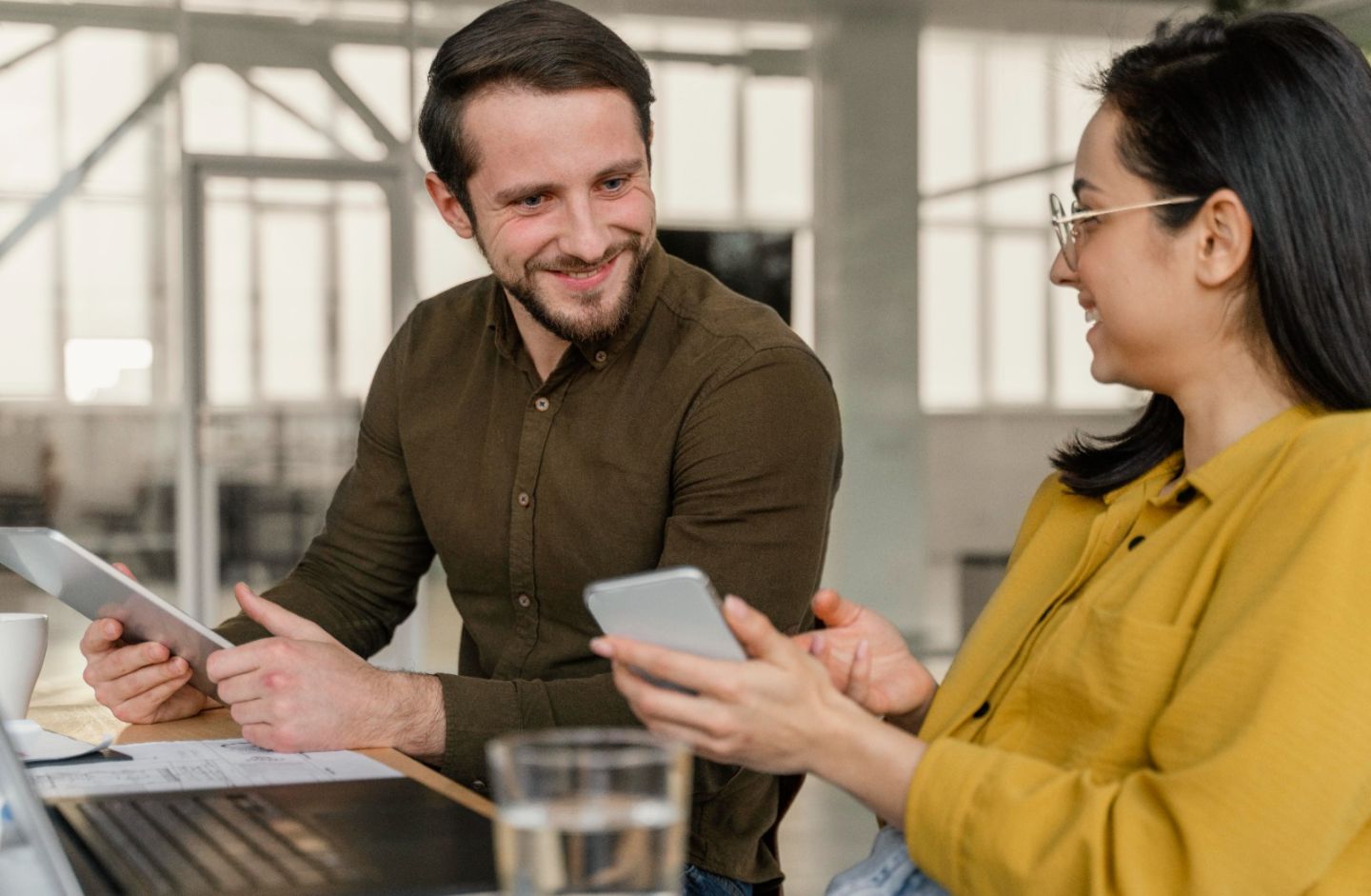 Conflictos digitales, de los grupos de WhatsApp a los chats laborales