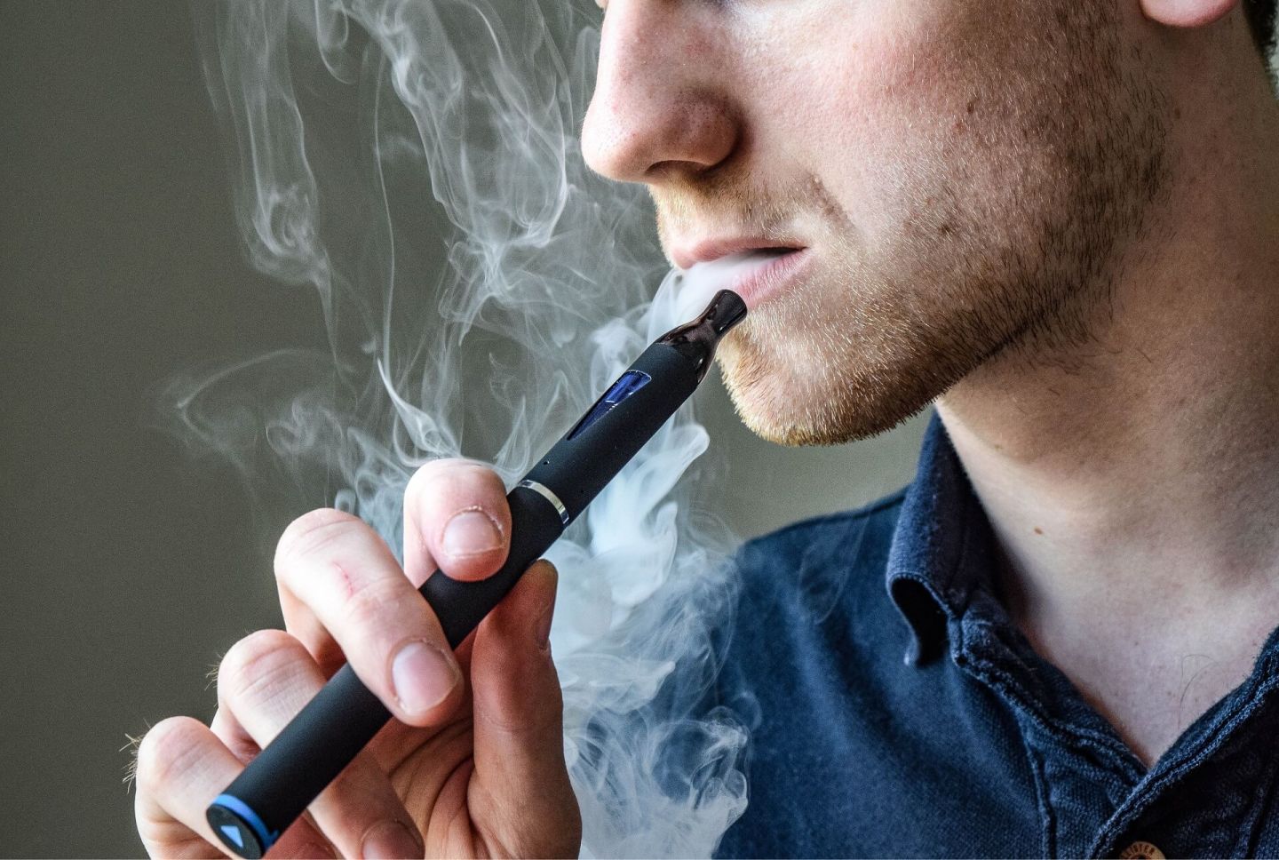 Vapeo y radiografía del prohibicionismo en Australia: lecciones urgentes para Colombia