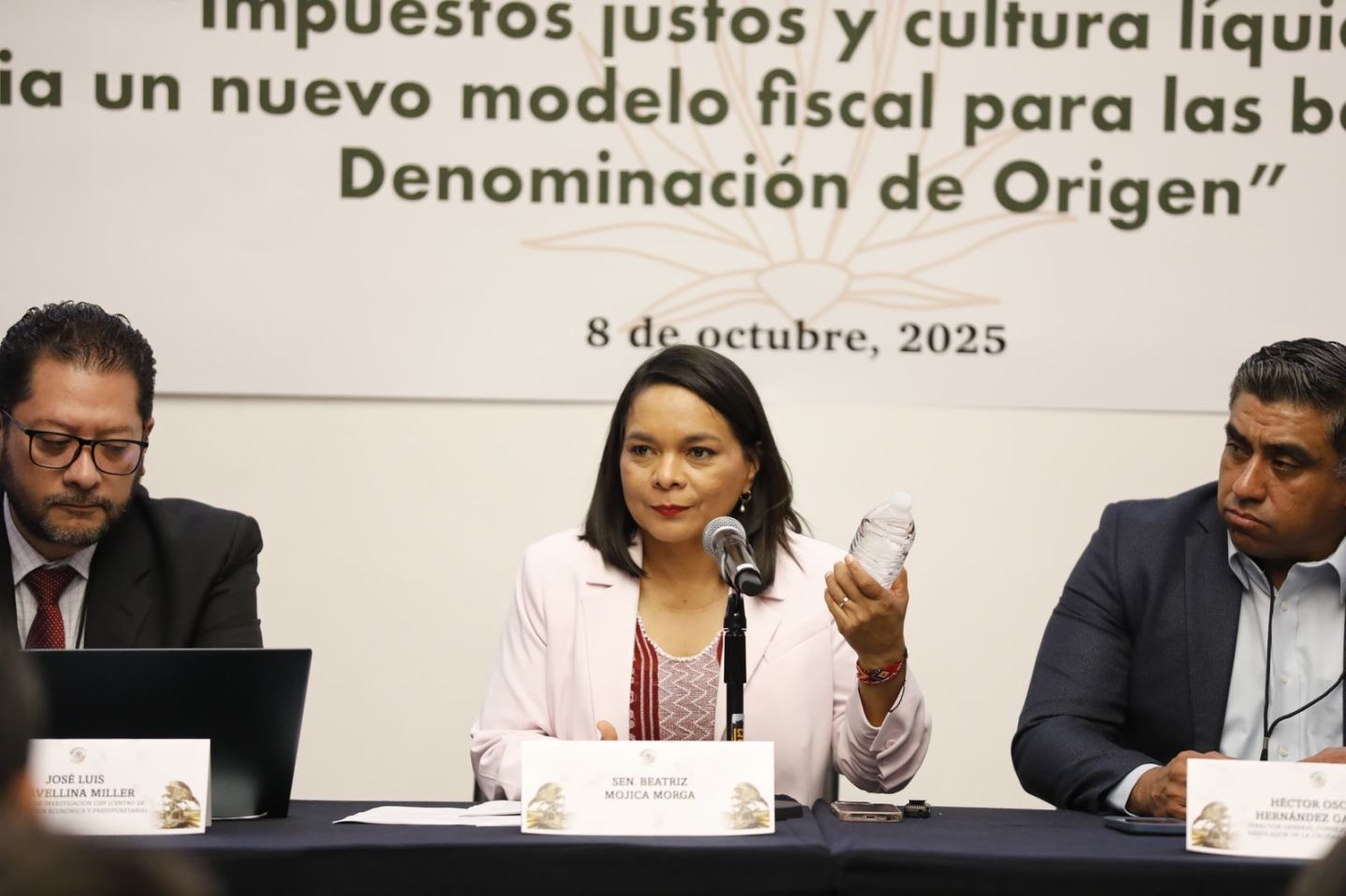 Propone la senadora Beatriz Mojica mejorar comercialización del mezcal guerrerense 