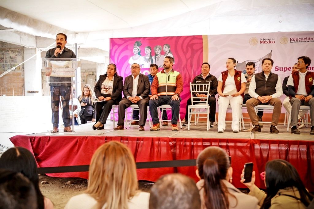 El SECTI y SEP supervisan avances de bachillerato tecnológico y entregan mobiliario para 90 escuelas en Ixtapaluca