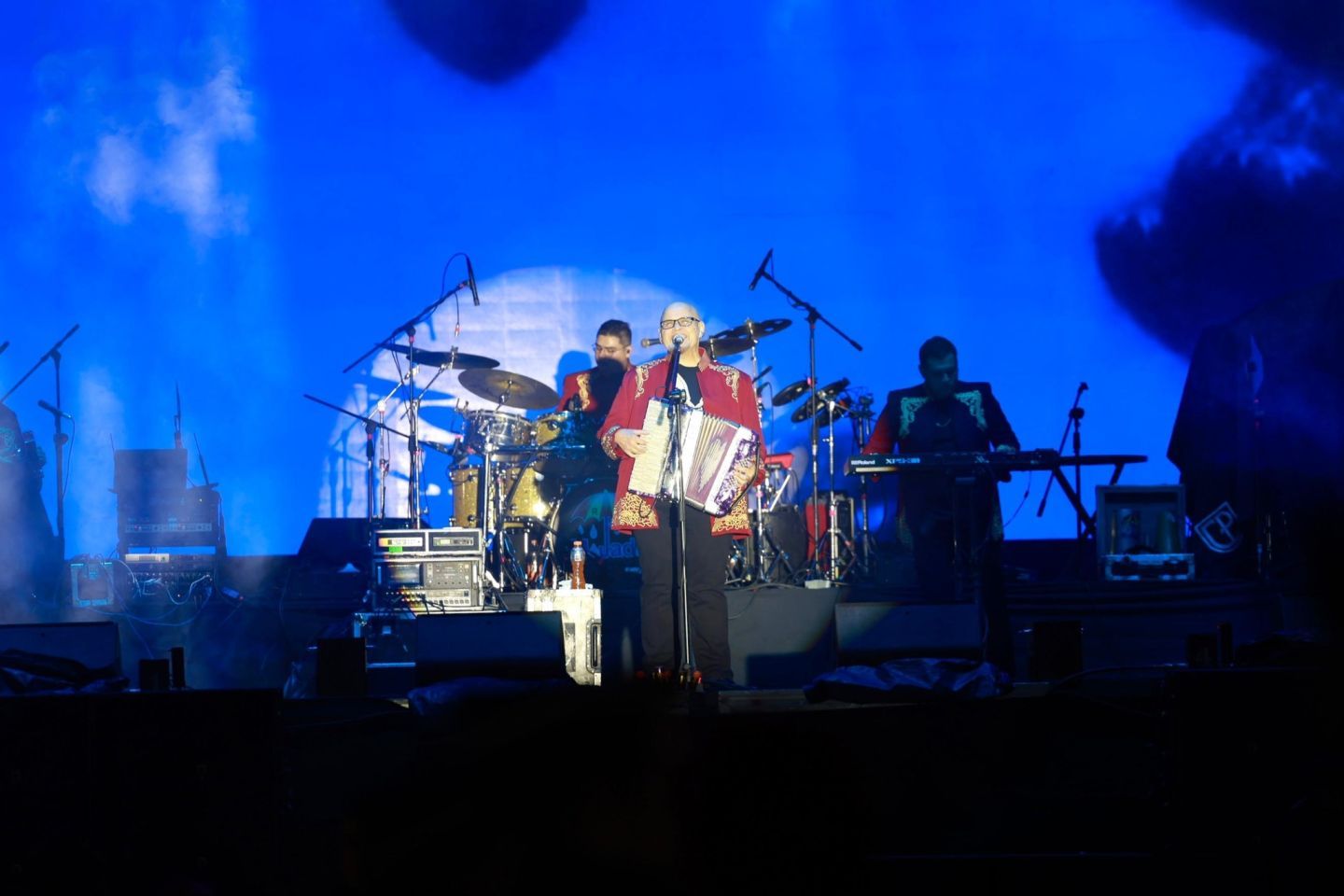 Todo un éxito con los artistas del momento, Conjunto Primavera, Grupo Mojado y Guardianes Llenan de Amor la FEMECHI 2025