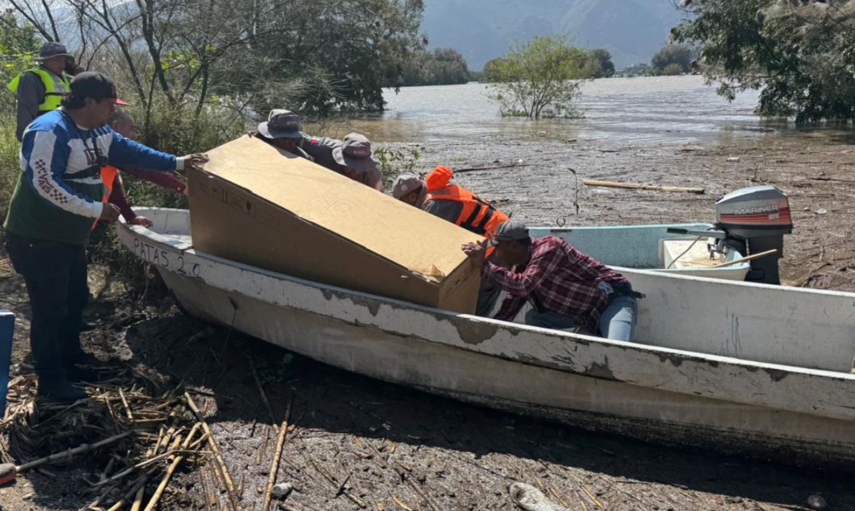 CEAA entrega planta purificadora de agua en Cerritos de Tlacotepec, Metztitlán