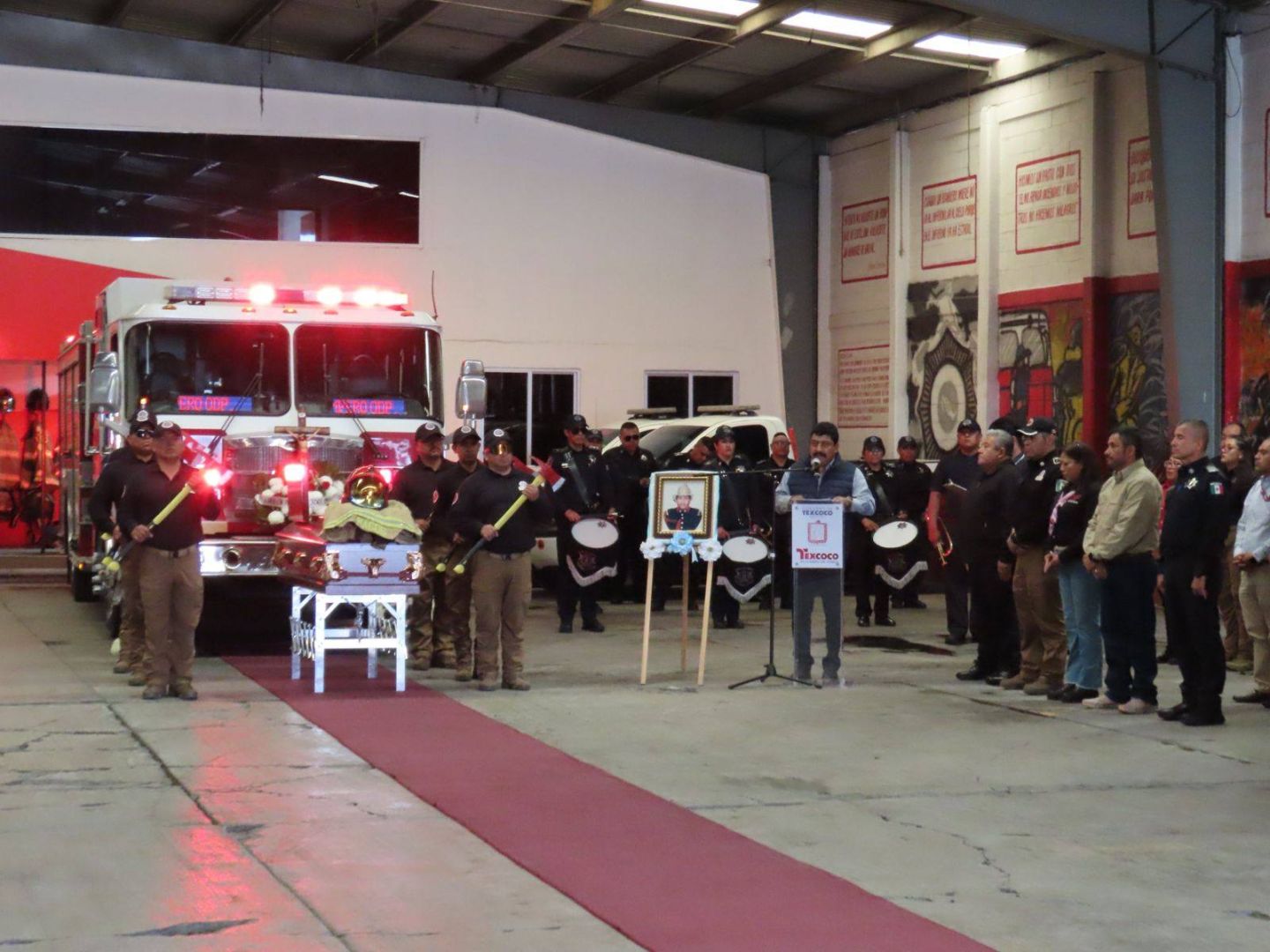 Despiden con Homenaje y Guardia de Honor a Bombero Fallecido de Texcoco