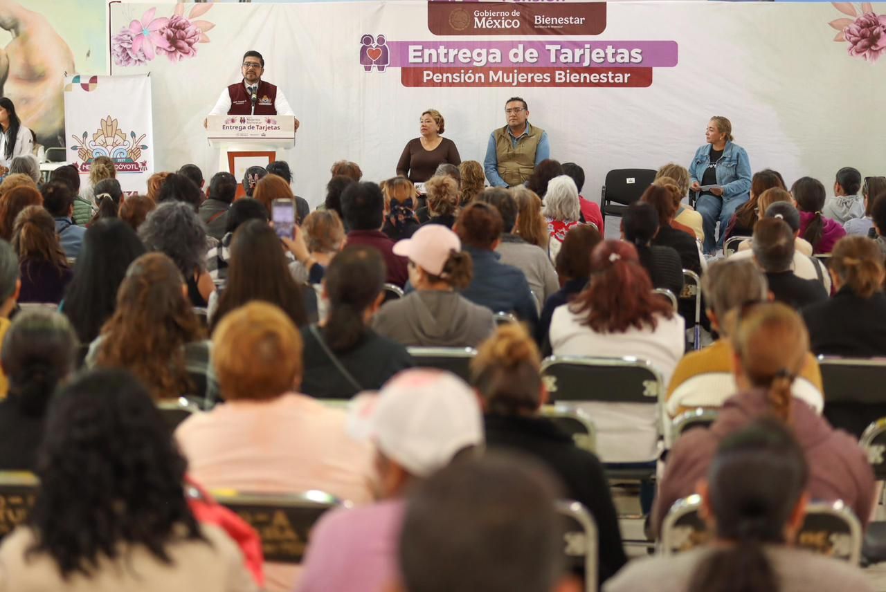 En Nezahualcóyotl más de 2 mil mujeres reciben tarjetas Pensión Mujeres Bienestar