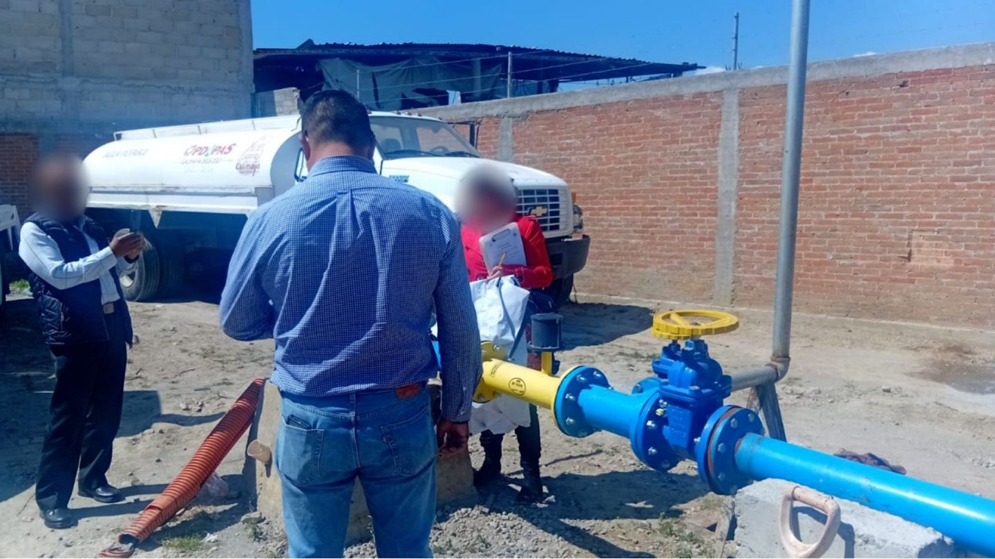 Gobierno del EM busca terminar con la cadena de comercio ilícito de agua . 