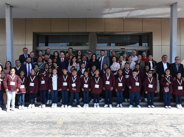 Rinden protesta las y los legisladores infantiles del 11 parlamento 