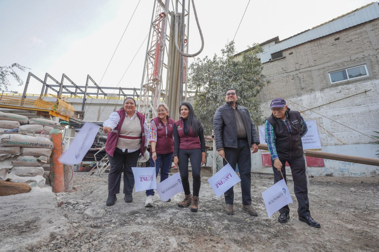 EN LA PAZ, INSTANCIAS DEL GOBIERNO PERFORAN POZO PARA ATENDER CARENCIA DE AGUA