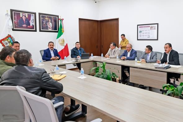 El Secretario Miguel Ángel Hernández Espejel Encabezó una Reunión de Evaluación y Seguimiento de Diversos Programas