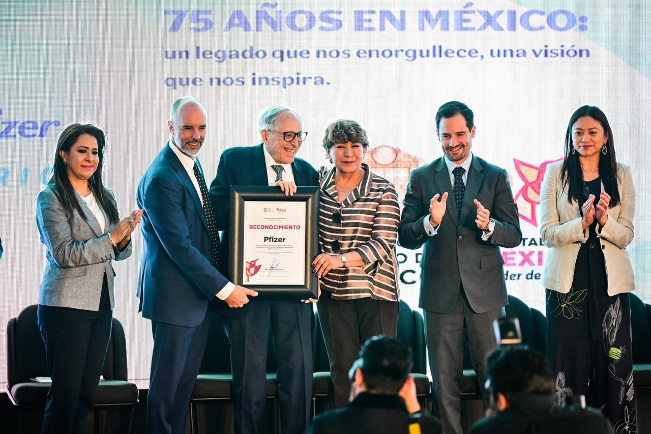 Reconoce Gobernadora Delfina Gómez a Pfizer por 75 años en México; destaca planta de Toluca