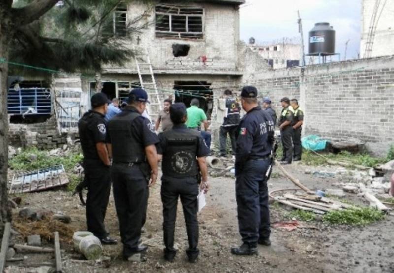 Un  drogadicto incinera su casa dejando dentro a  su hermano, en Chimalhuacán