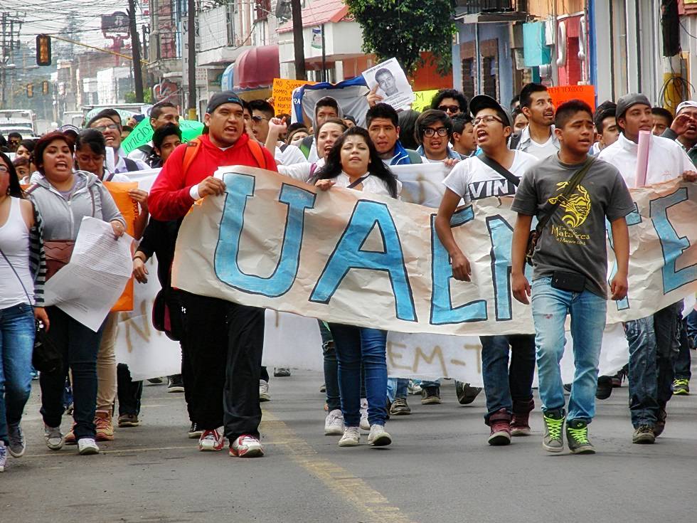 UAEM-Texcoco se une a protestas por caso Ayotzinapa
