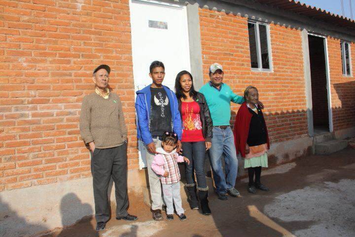 Entrega Mancera Espinosa vivienda Digna a familias de Iztapalapa