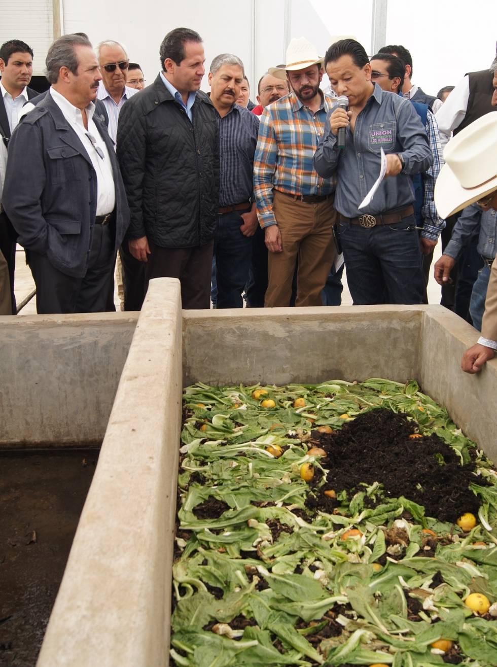 Eruviel Ávila y el titular de Sagarpa se reunieron con floricultores del municipio de Tenancingo.