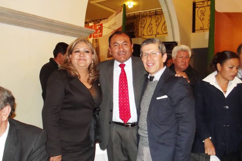 Felicita el décimo Regidor del H. Ayuntamiento 2012-2015. Braulio Huescas Martínez a la Diputada Local del Distrito XXIII, Lourdes Aparicio  